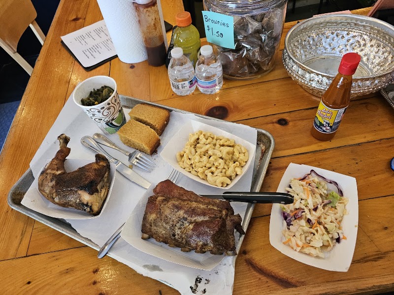 Food and interior photo 4 at Mary's Smokehouse | BBQ Restaurant in Richmond