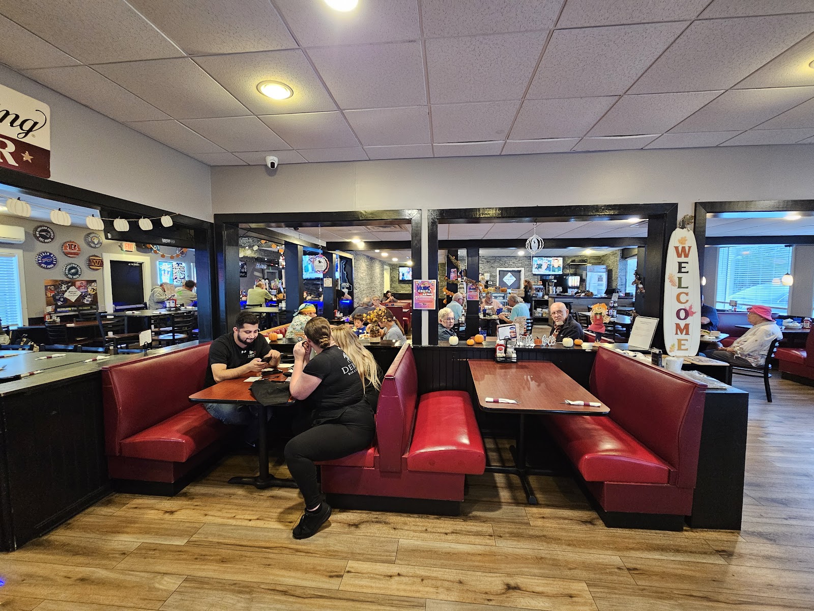 Derby's | Bar & Restaurant in Harrington