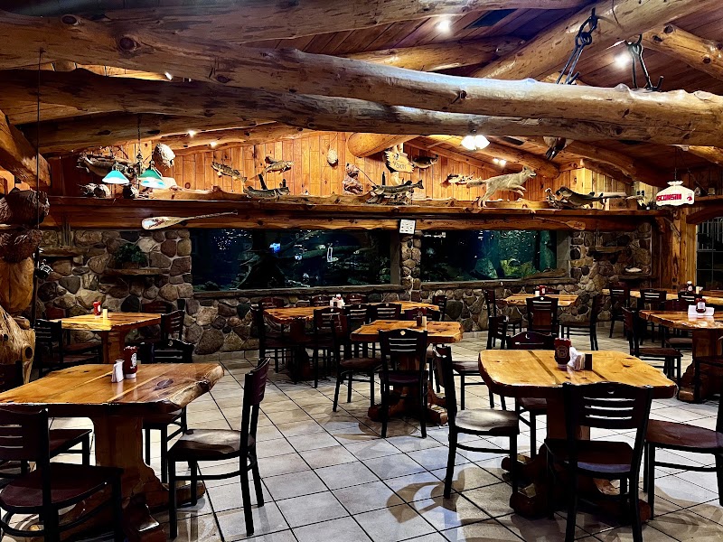 Food and interior photo 5 at River's Edge Pub & Grub in Wisconsin Dells