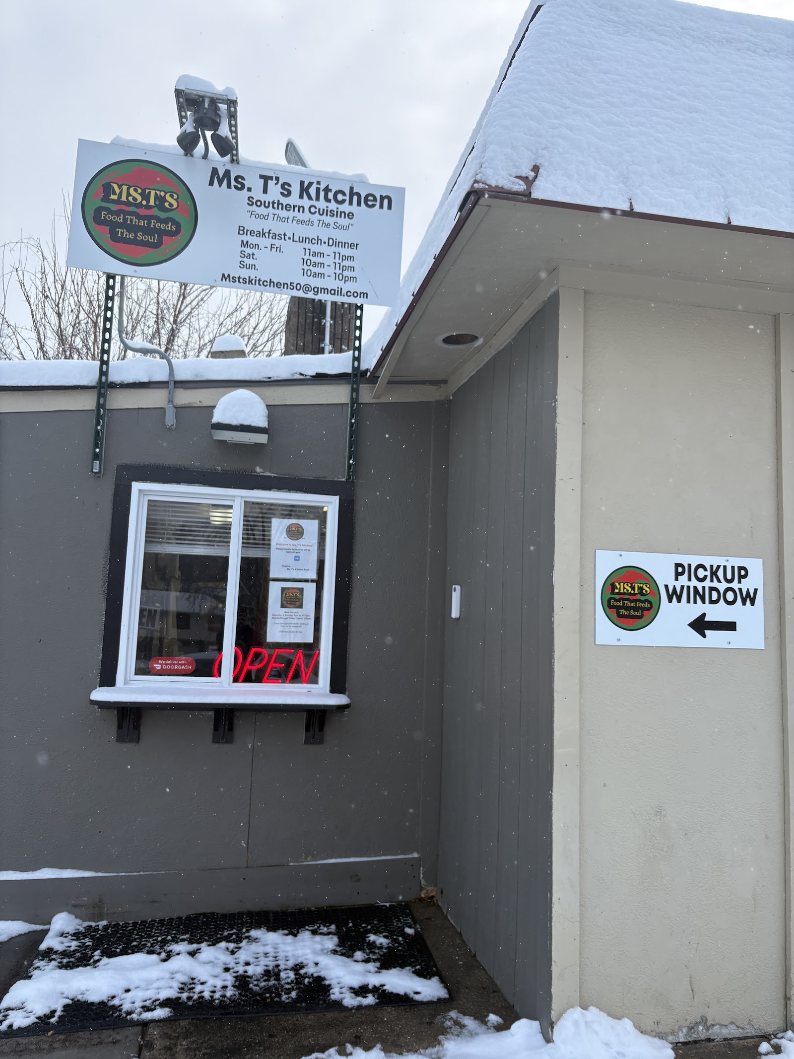 Ms. T's Kitchen in Shawnee