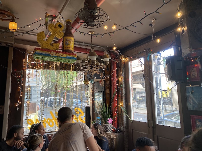 Food and interior photo 2 at Cowgirl SeaHorse in New York