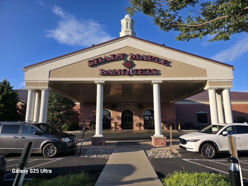 Shady Maple Smorgasbord in East Earl