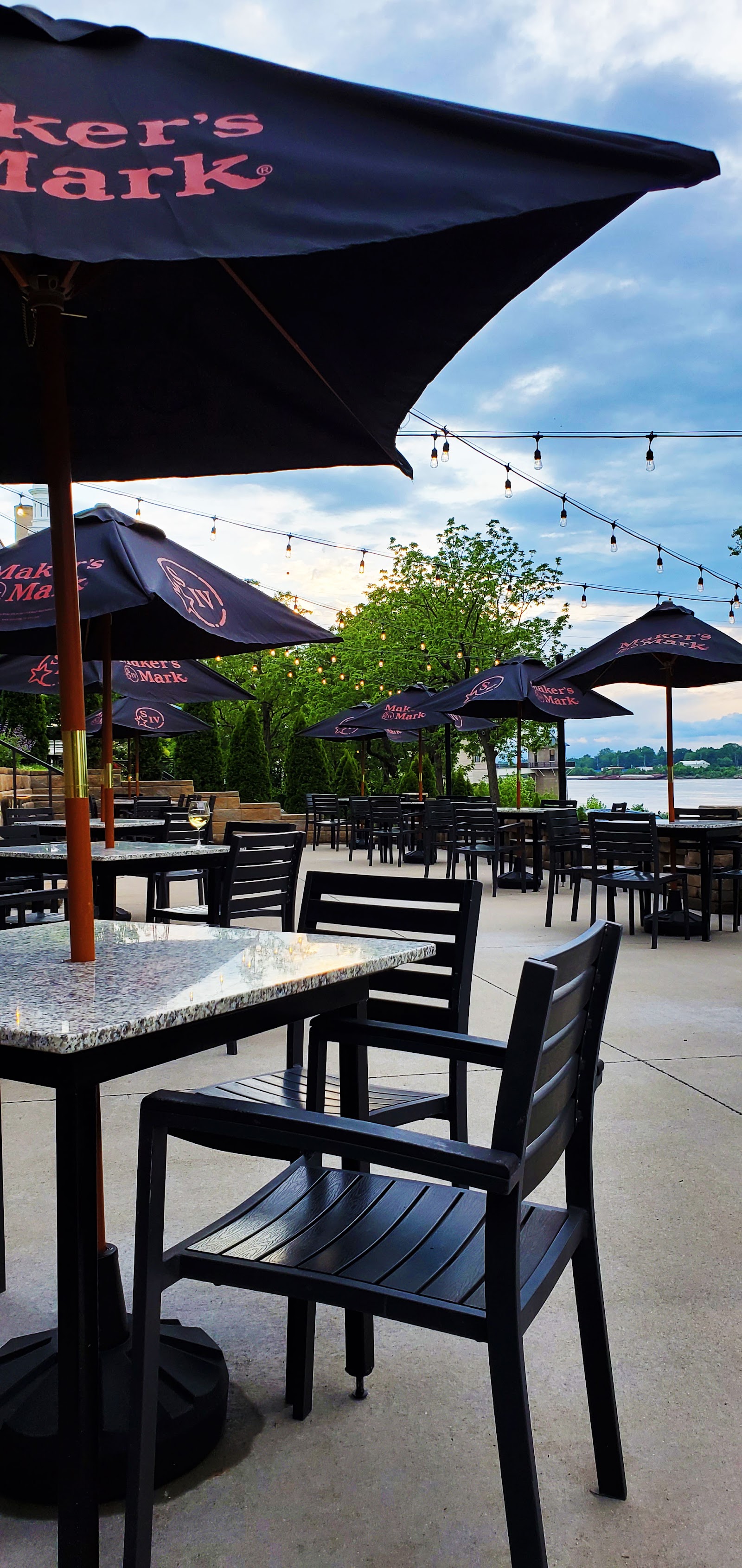 River House Restaurant and Raw Bar in Louisville