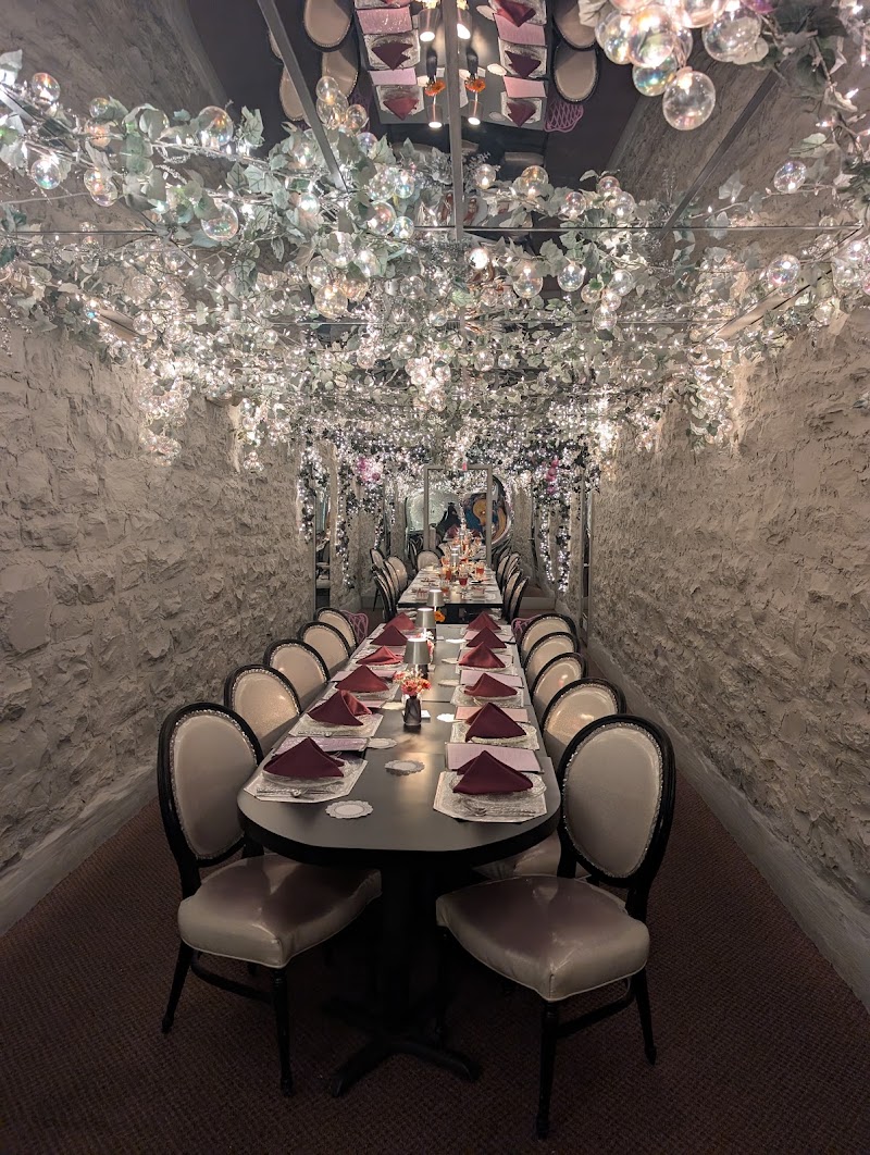 Food and interior photo 4 at The Glitz in Versailles