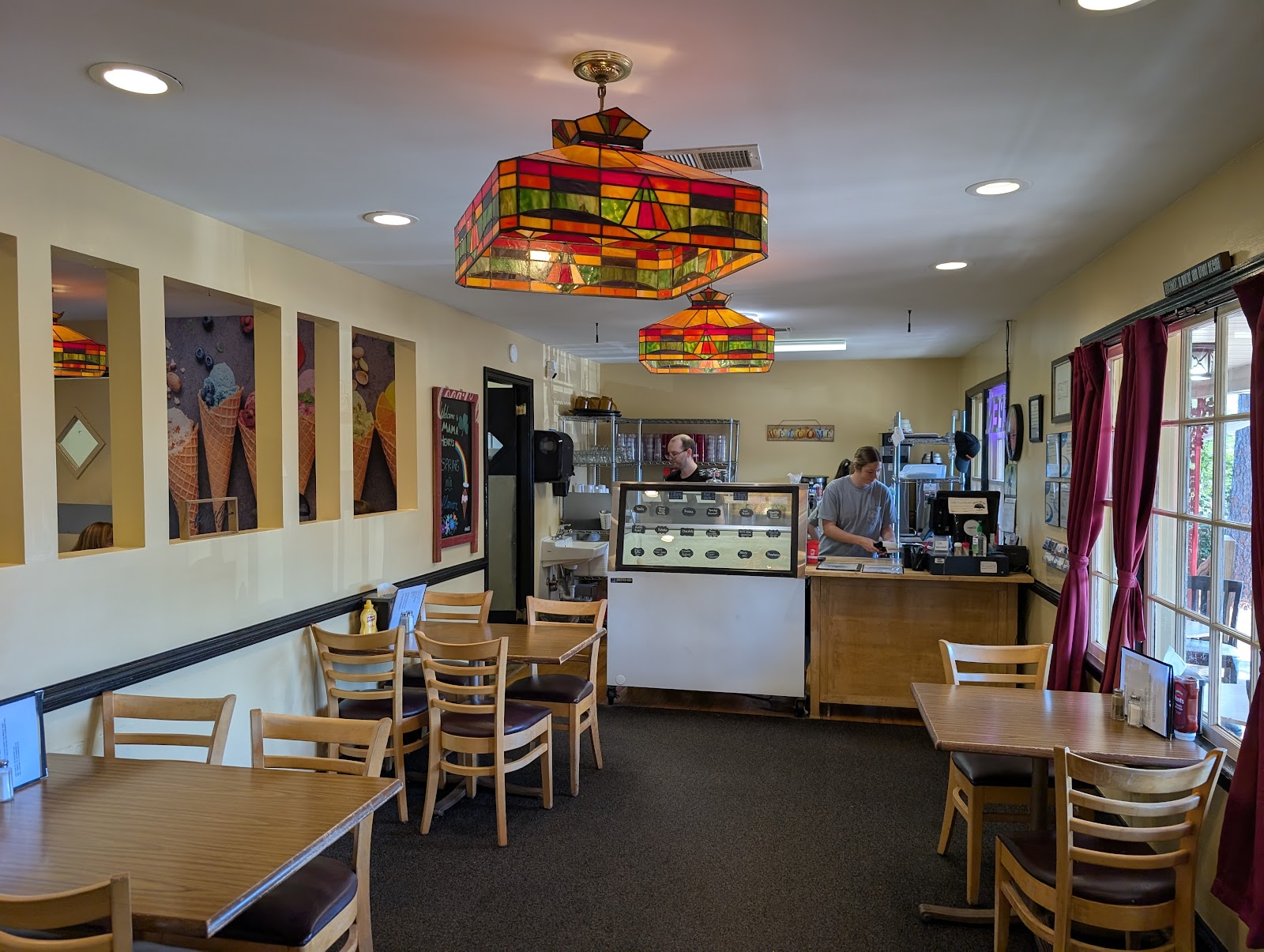 Mama Henry’s in West Columbia