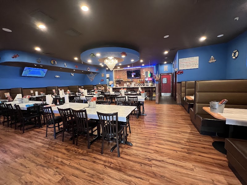 Food and interior photo 5 at Seafood Bucket Cajun Style Seafood Restaurant in South Salt Lake