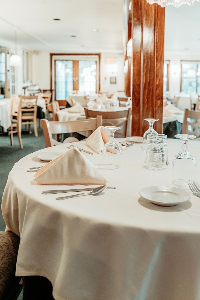 The Wild Rose Restaurant at Stonehurst Manor in Conway