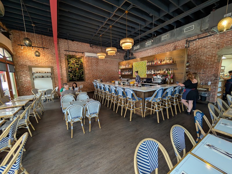 Food and interior photo 4 at Fête in Honolulu