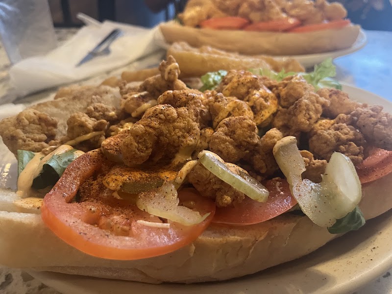 Food and interior photo 3 at Snapper's Seafood & Cajun Restaurant in New Orleans