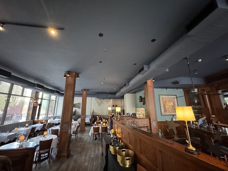 Food and interior photo 4 at Gracie's in Providence