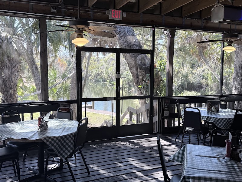 Linger Lodge Restaurant & Bar in Bradenton