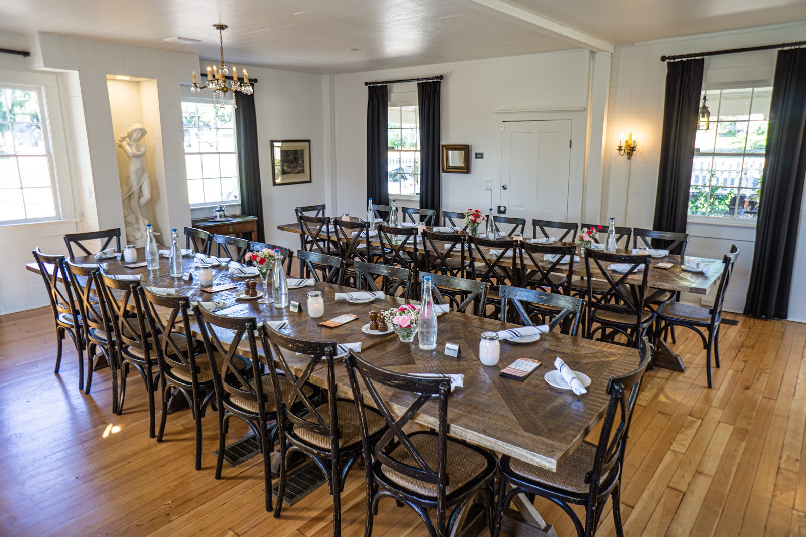 Filberts Farmhouse Kitchen in Aurora