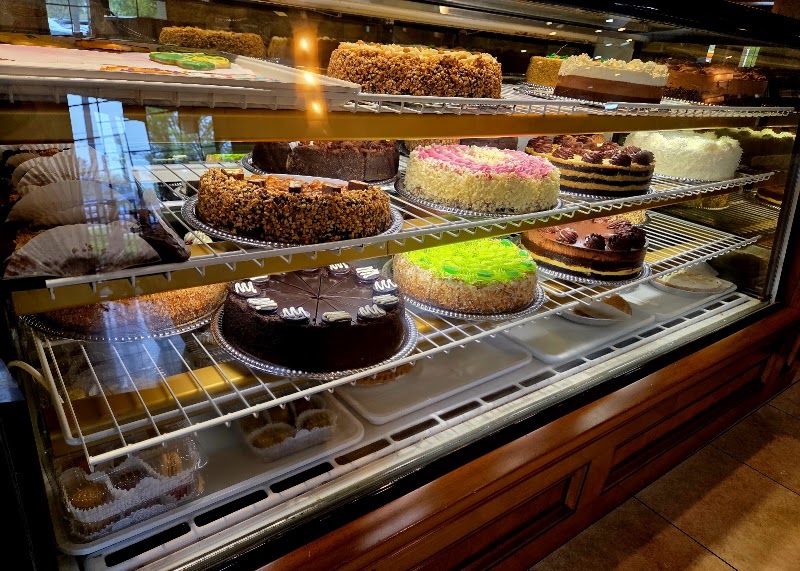 Food and interior photo 4 at Joe's, A Fine Deli & Restaurant- Rocky River in Rocky River