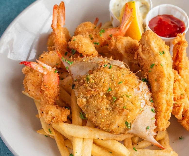 Food and interior photo 3 at Pappadeaux Seafood Kitchen in Phoenix