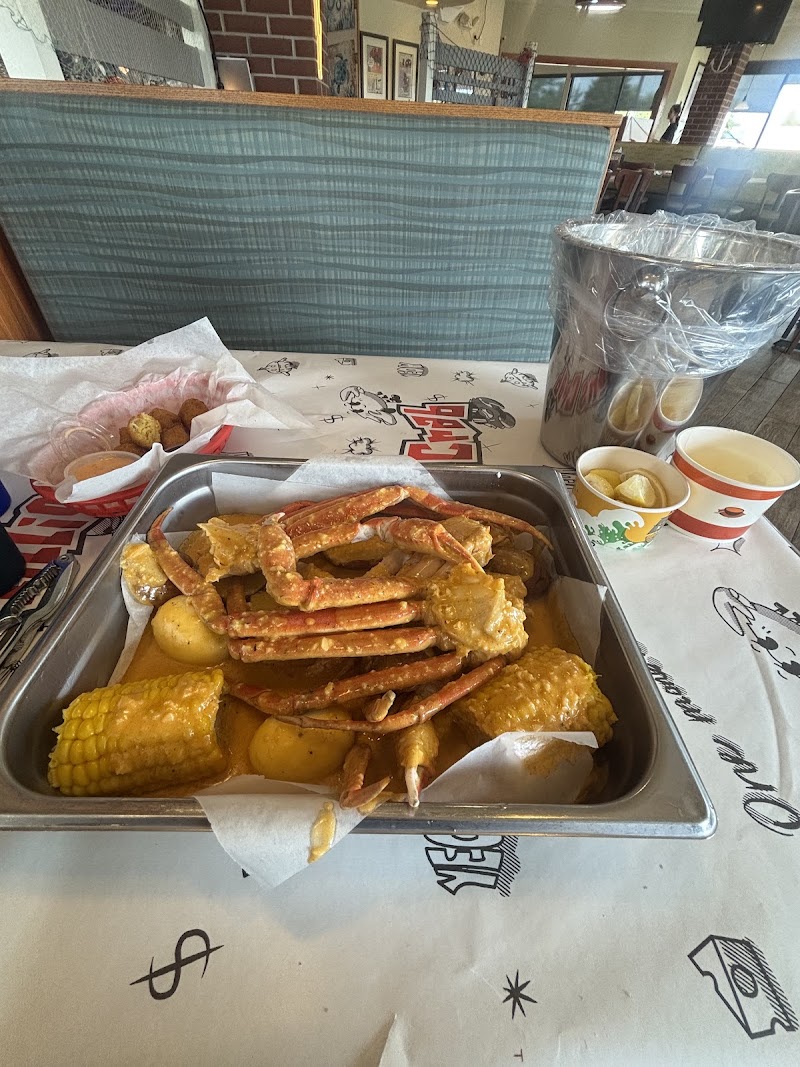 Food and interior photo 4 at Million’s Crab Boiled Seafood - Ashwaubenon in Ashwaubenon