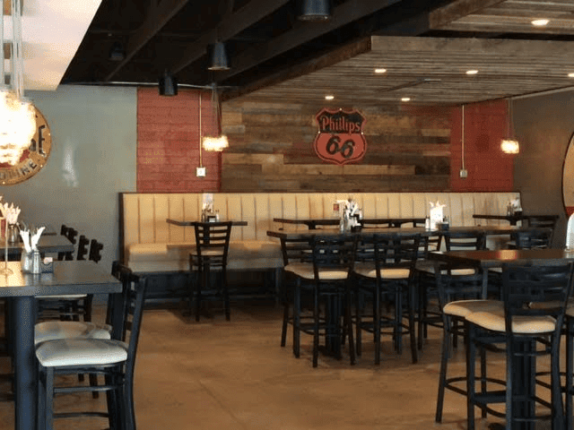 Mason Jar Brews and Burgers in Kansas City