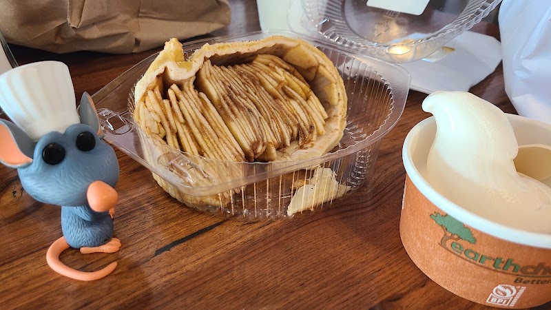Food and interior photo 2 at The Blue Owl Restaurant & Bakery in Kimmswick