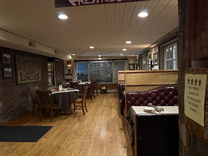Food and interior photo 4 at The Common Man Ashland in Ashland