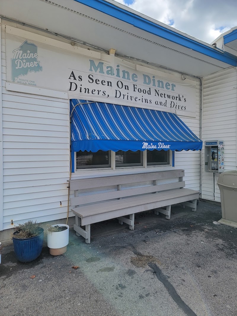 Food and interior photo 3 at Maine Diner and Gift Shop in Wells
