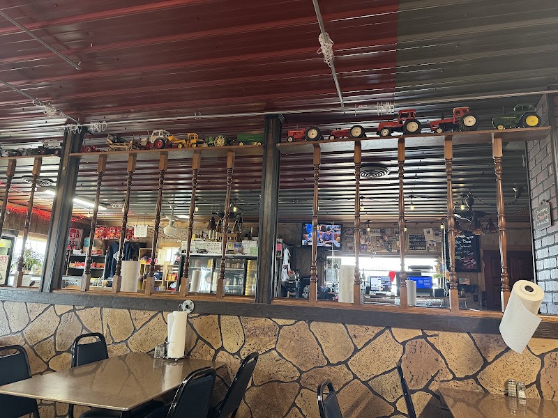 Food and interior photo 4 at Meridian Corner in Freeman