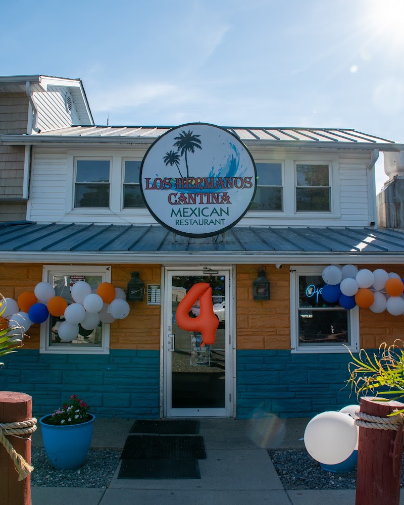 Los Hermanos Cantina in Colonial Beach
