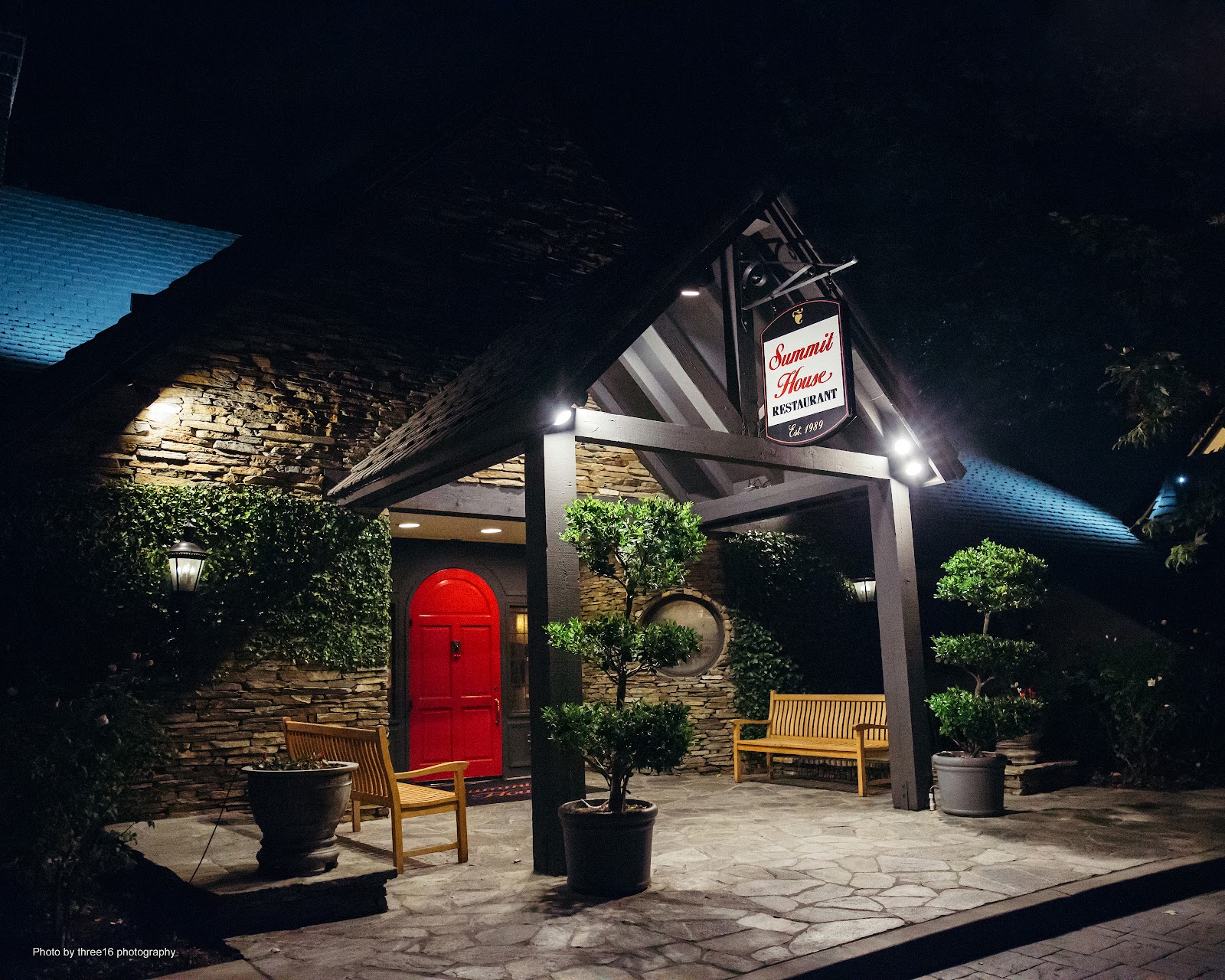 Summit House Restaurant in Fullerton