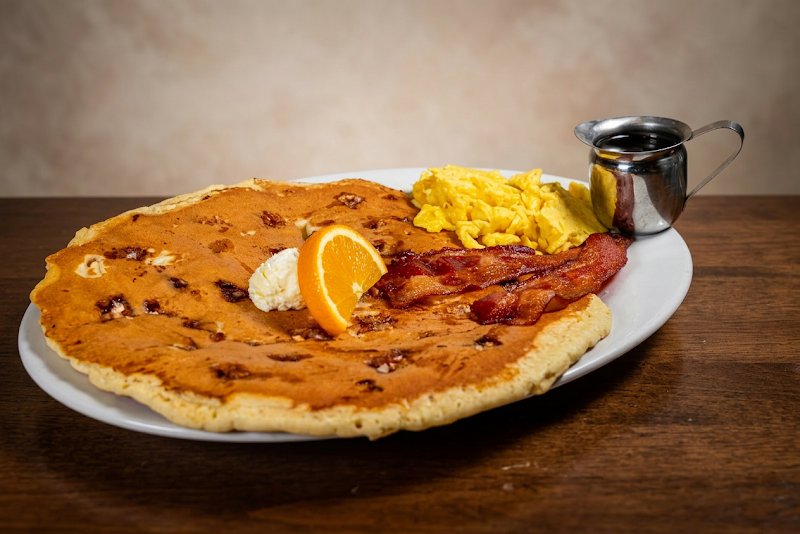Food and interior photo 1 at Hash House A Go Go West Sahara in Las Vegas
