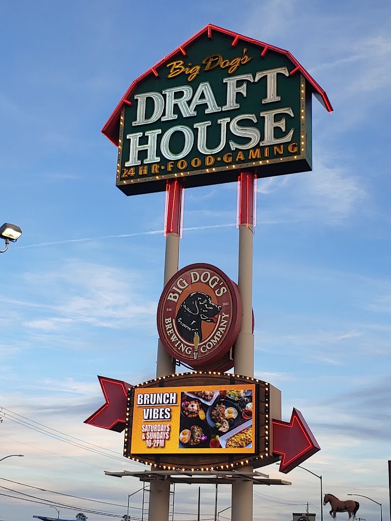 Food and interior photo 3 at Big Dog's Brewing Company in Las Vegas