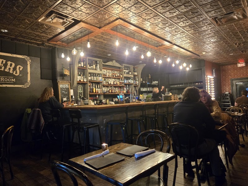Food and interior photo 5 at Gigglewaters in Safety Harbor