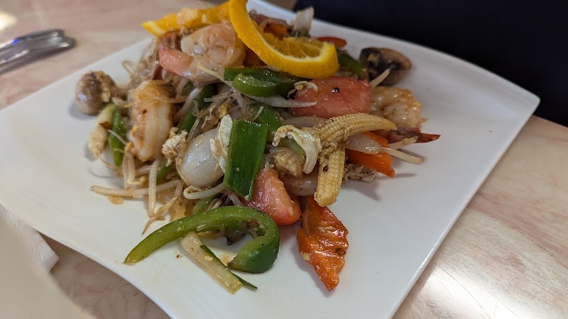 Food and interior photo 4 at Sweet Rice Thai Cuisine in Central