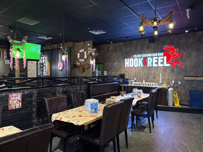 Food and interior photo 4 at Hook & Reel Cajun Seafood & Bar in Linden