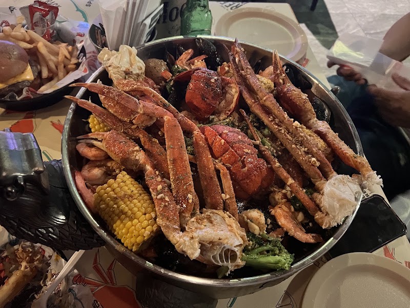 Food and interior photo 5 at Hook & Reel Cajun Seafood & Bar in Linden