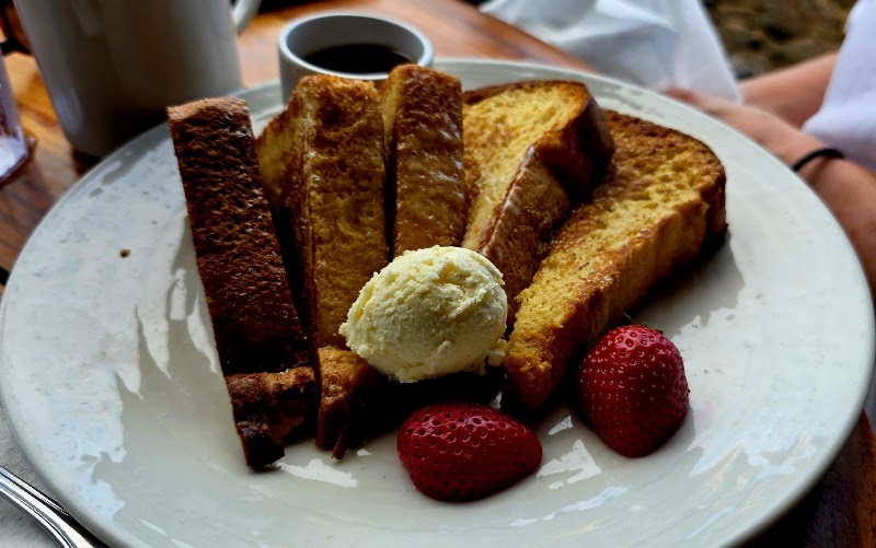 Food and interior photo 4 at Duke's Beach House Maui in Lahaina