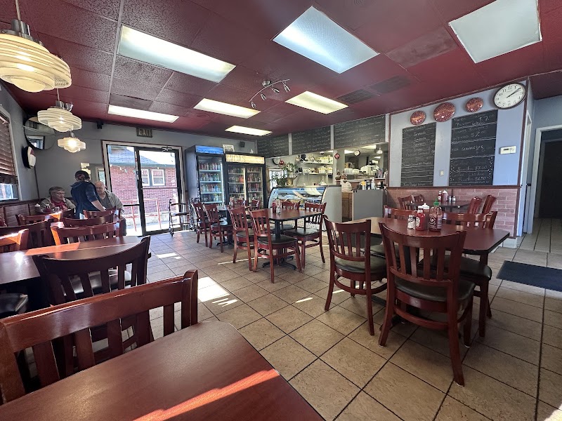 Food and interior photo 2 at Noa's Deli in Crete