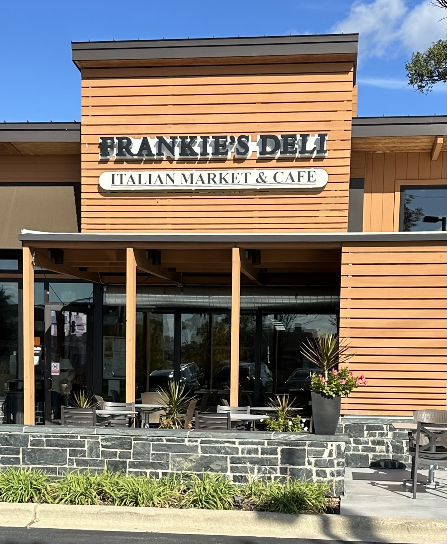 Frankie's Deli in Oakbrook Terrace