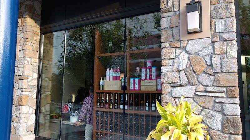 Cooper’s Hawk Winery & Restaurant in Columbus