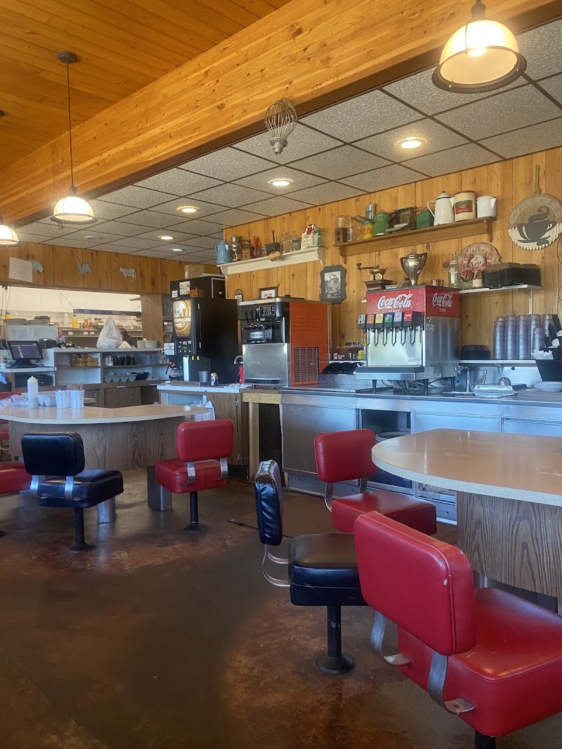 Food and interior photo 4 at The Grill and Lounge in Linton