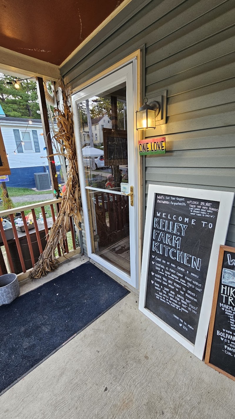 Kelley Farm Kitchen in Bolivar