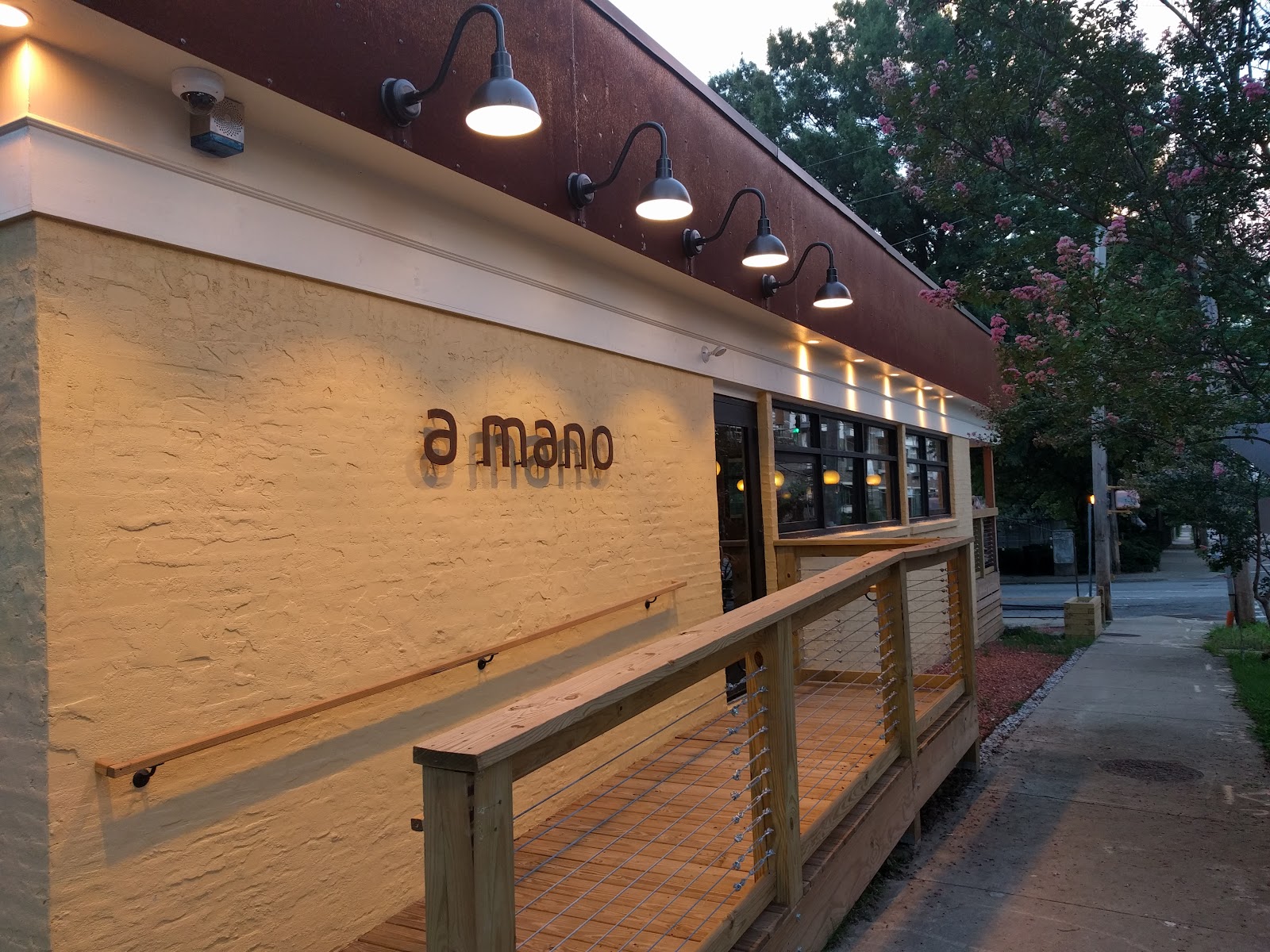 a mano in Atlanta
