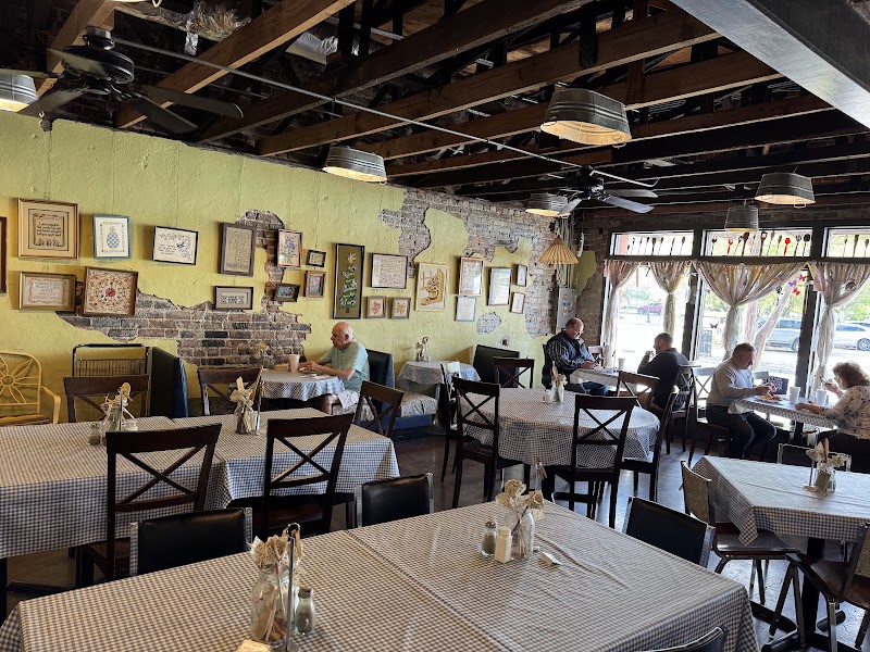 Food and interior photo 2 at GrateFull Soul in Hattiesburg