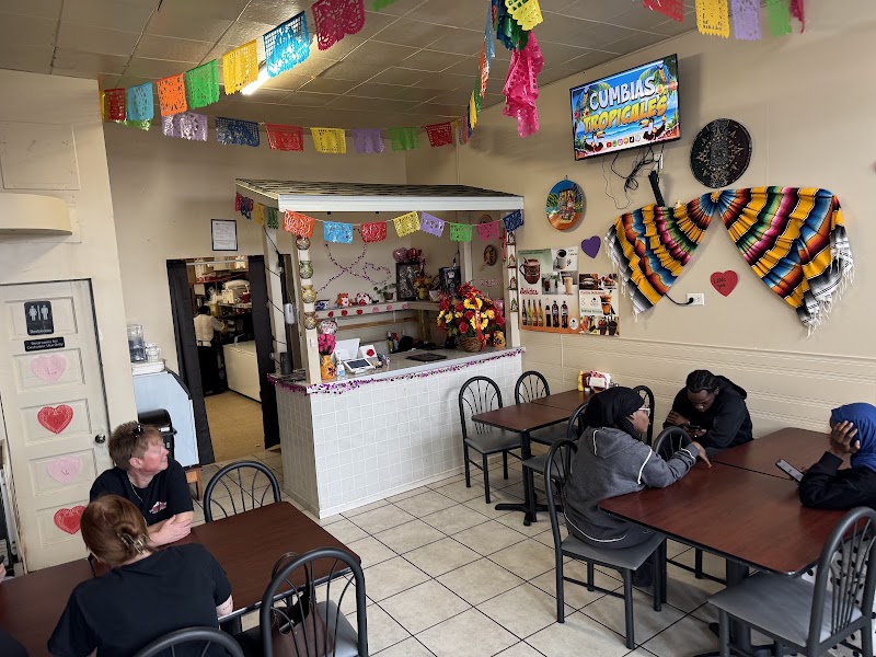 Food and interior photo 4 at El Patrón Mexican Restaurant in Omaha