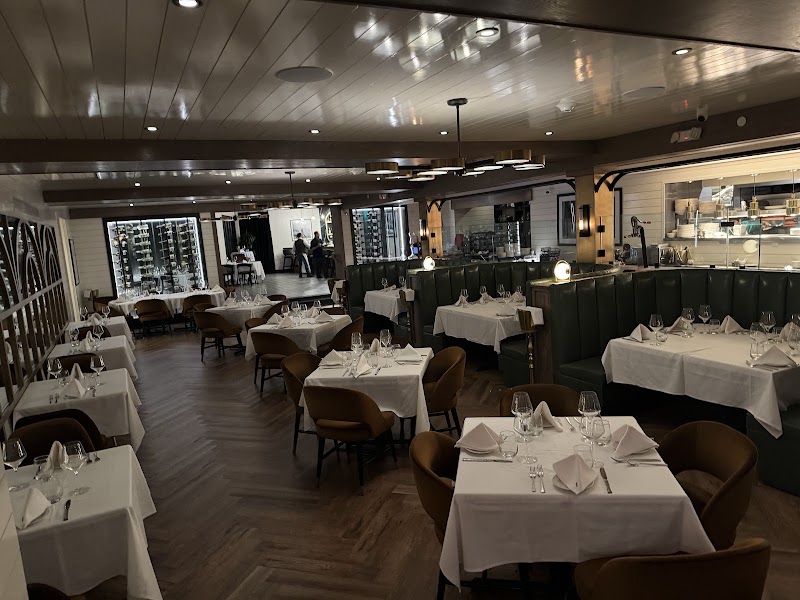 Food and interior photo 4 at Arlo Kitchen & Bar in Northport