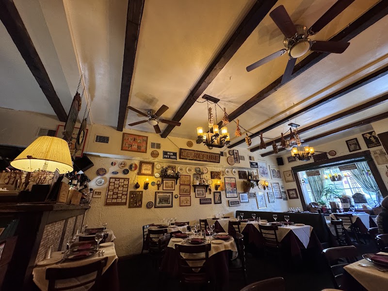Food and interior photo 2 at Le Refuge in Alexandria