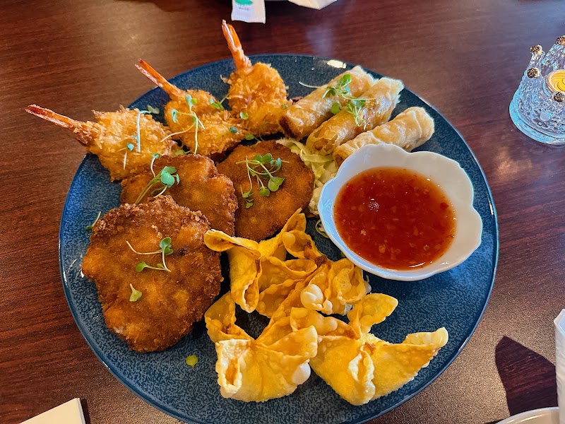 Food and interior photo 4 at Thai Racha Saint Louis in St. Louis