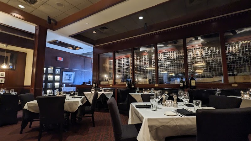 Food and interior photo 5 at Sullivan's Steakhouse in Baton Rouge