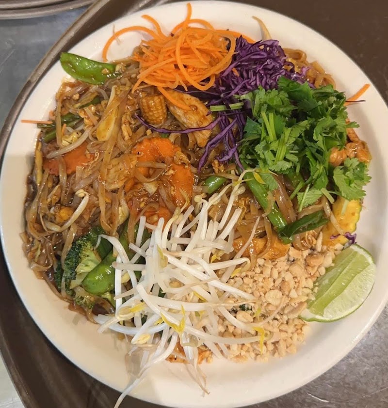Food and interior photo 1 at Lemongrass Thai in Woodridge