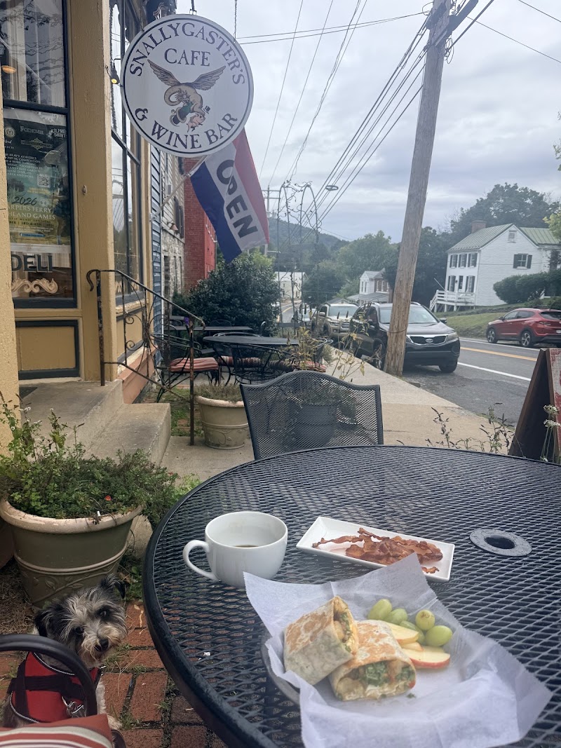 Food and interior photo 4 at Snallygasters Cafe and Wine Bar in Bolivar
