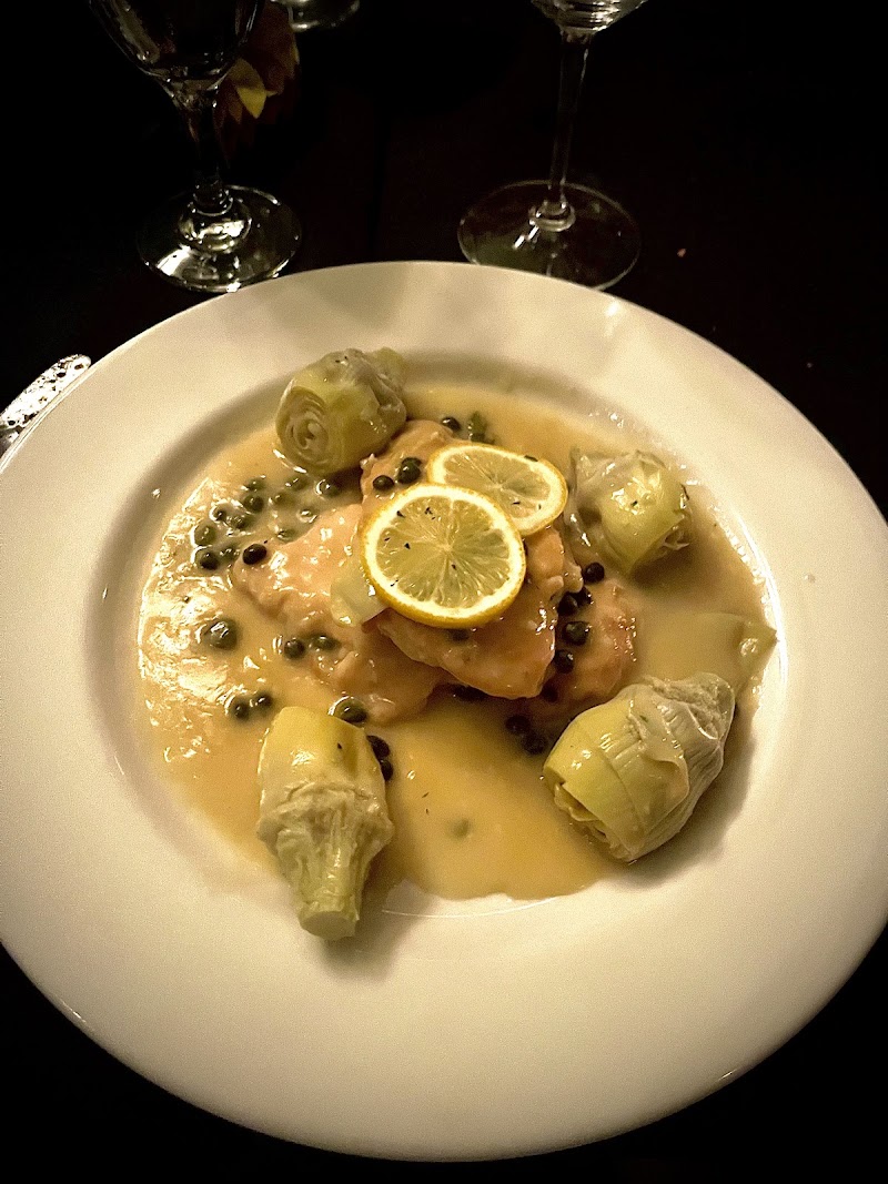 Food and interior photo 5 at Giovanni's Ristorante in Detroit
