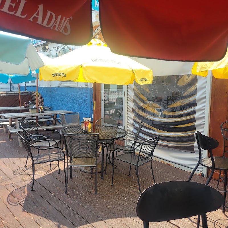 Food and interior photo 4 at Kuchie's on the Water in Creve Coeur