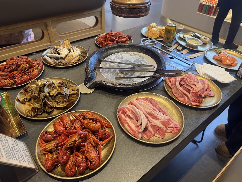 Food and interior photo 4 at ING Korean BBQ & Seafood Buffet Restaurant Vermont South in Vermont South